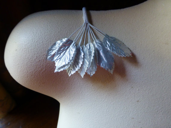 Hochzeit - Leaves 12 Silver Lame for Bridal, Millinery, Bouquets, Crafts ML silver