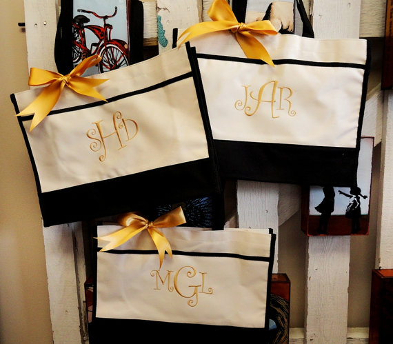 Mariage - 3 Personalized Bridesmaid  Gift Color Block Totes