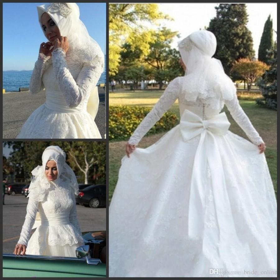 زفاف - 2015 Muslim Wedding Dresses Lace High Neck Long Sleeves Peplum Covered Button Bow Chapel Train Bridal Dresses Ball Gowns Custom Made Online with $149.53/Piece on Hjklp88's Store 