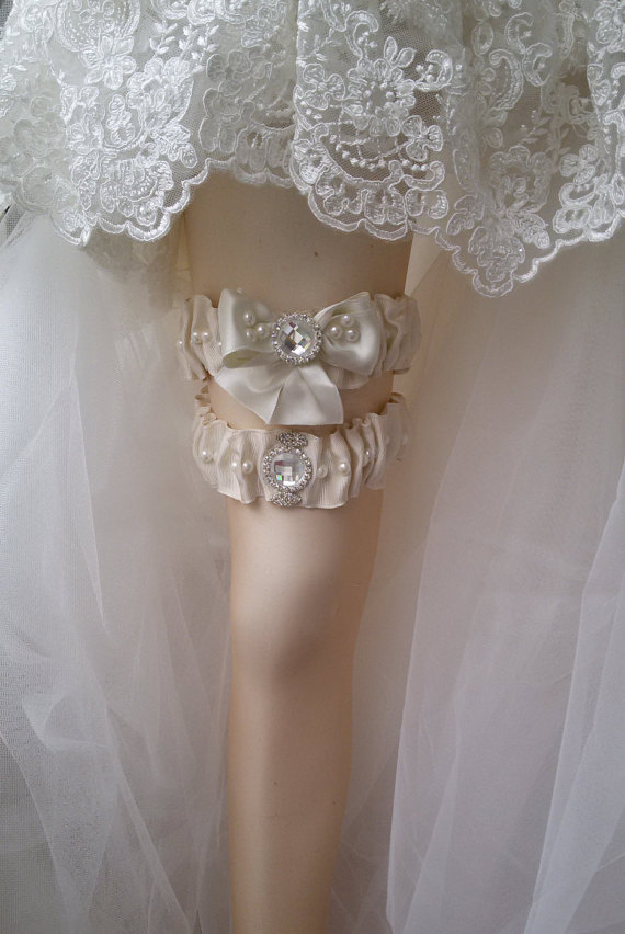 Hochzeit - Wedding leg garter, Wedding Garter Set , Ribbon Garter Set , Wedding Accessory, İvory Lace accessories, Bridal garter