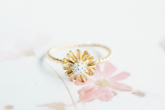 Wedding - Daisy twisted  ring,anniversary ring,bridesmaid gift,engagement gift,unique rings,cute rings,rings for women,silver daisy ring,USADR88