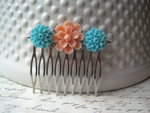 Hochzeit - Flower Hair Comb, Peach and Aqua Wedding Hair Comb, Romantic Wedding Hair Accessory, Bridesmaid Gift, Floral Hair Piece