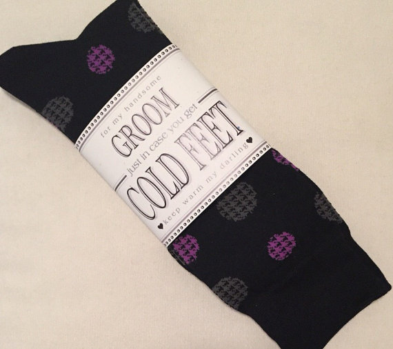 Mariage - Fabulous Groom's Wedding Gift From Bride Black/Purple/Gray Socks & Label "Just In Case You Get Cold Feet"! + Optional "I Do" Stickers!