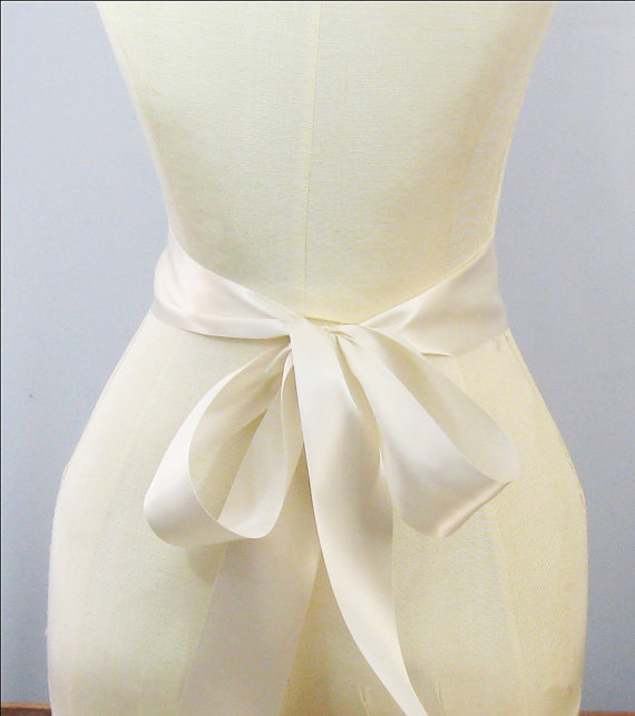 زفاف - REMNANT Ivory Ribbon - 2.25 inch width x 44 inch long -Wedding Sash, Bridal Sash, Plain Sash, Ivory Sash, Bridal Belt, DIY