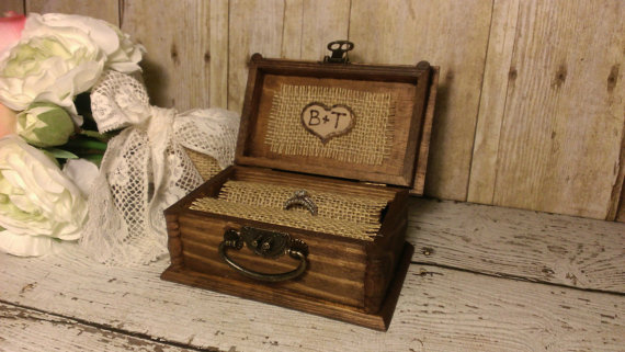 زفاف - Rustic wedding ring box, nautical beach side wedding, ring pillow alternative, country wedding