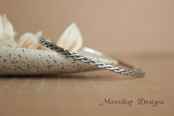 Hochzeit - Celtic Bangle Bracelet in Sterling Silver - Endless Knot Bridal Bracelet - Bridesmaid Bracelet - Coordinating Wedding Jewelry
