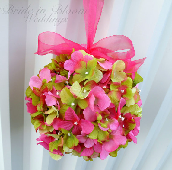 Свадьба - Pomander Flower girl kissing ball Wedding flower ball, Hot pink green Wedding decoration