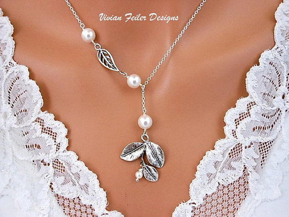 Mariage - Pearl Necklace Jewelry Lariat Leaf Wedding Jewelry Bridal Bridesmaid Gift