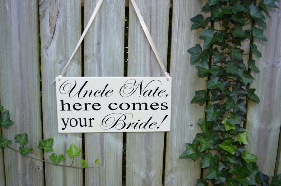 Mariage - Here Comes the Bride wood wedding sign for Ring Bearer Flower Girl