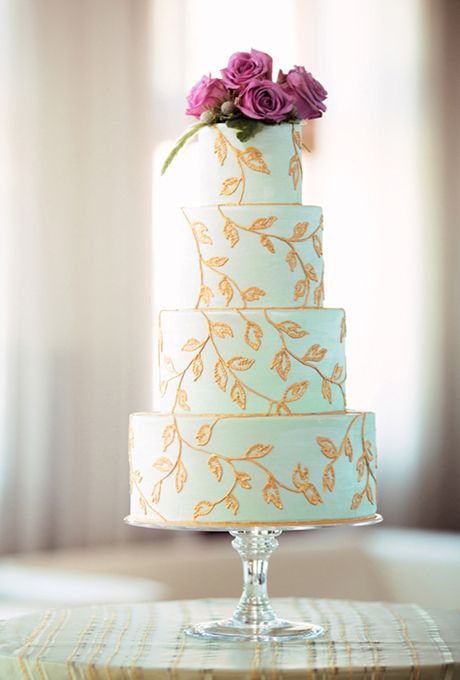 Hochzeit - A Mint-and-Gold Hand-Piped Wedding Cake