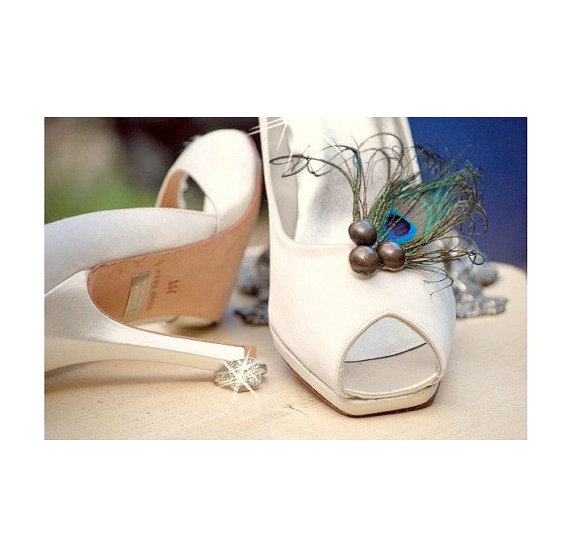 Hochzeit - Shoe Clips Gorgeous Peacock Feather. Diva Gossip Girl, Couture Preppy Bold Metallic Statement Stunning Teal Green Aqua Bleu, Heel Lover Gift