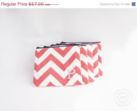 Wedding - Weekend Sale - Set of 6 - Embroidered Makeup bag - Personalized Chevron Pouch - Bridesmaid clutches - Small - Wedding gifts - Wedding favors