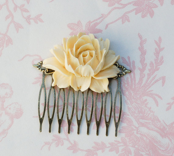 Свадьба - Ivory Rose Hair Comb Ivory Cream Bridal Spring Wedding Romantic Garden Wedding