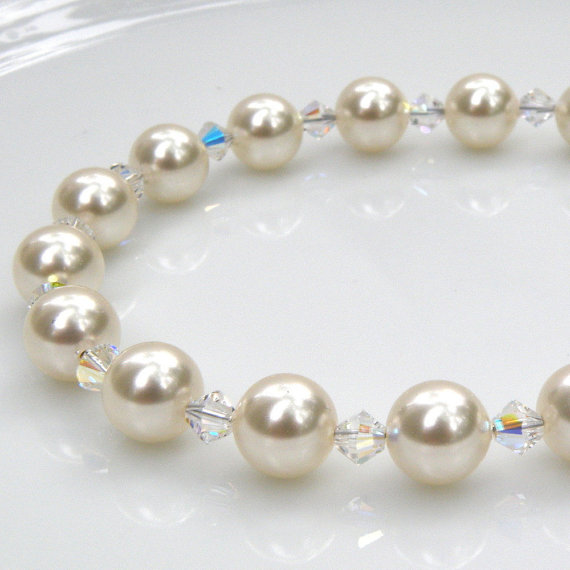 Hochzeit - Bridesmaid Pearl and Crystal Bracelet, White Swarovski Pearl, Sterling Silver, Bridal Party Gift, Bride Bracelet, Wedding, Handmade Jewelry