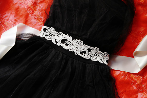 Hochzeit - Bridal Antique White Light Ivory Embroidery Lace Rose Flower Sash Belt - Wedding Dress Sashes Belts