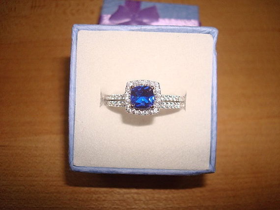 زفاف - Diamond Cut Square Cut Blue And White Sapphire 925 Sterling Silver Halo Engagement Wedding Ring Set Sizes 6 and 7