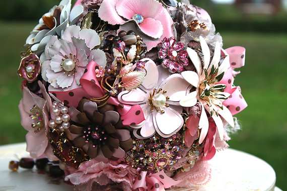 زفاف - Sweets for your Love - vintage brooch bouquet  - pink and brown