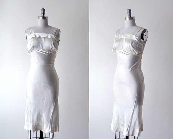Hochzeit - 40's satin dress. ivory slip. 1940 white dress. small. 40 silk nightgown. lingerie. s.