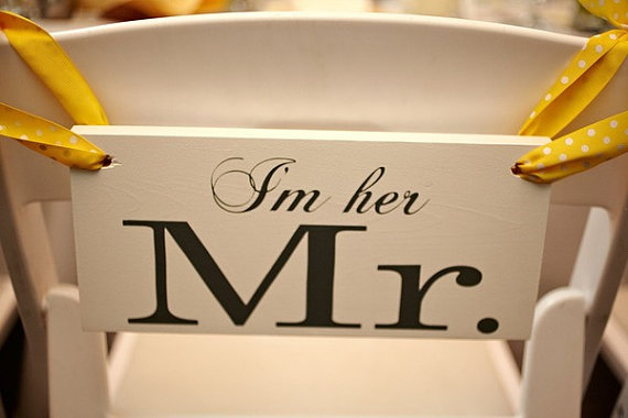 زفاف - Wedding Chair Signs, Seating Sign, I'm her Mr. & I'm his Mrs. with Thank You on the back. Seen on Style Me Pretty. 6 x 12 inches, 2-sided.