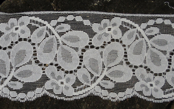 Свадьба - Vintage Lace - Bridal Lace, Dajinet Lace, French Trim, White Scalloped, Lingerie Lace, Nalpac Company Montreal Canada -  5  Yards 3" Wide