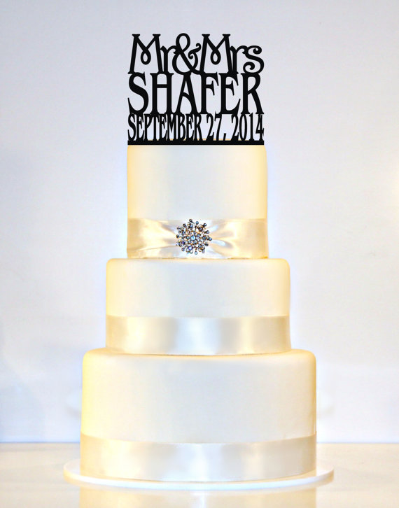 زفاف - Wedding Cake Topper Personalized with Mr & Mrs, YOUR LAST NAME, and Wedding Date