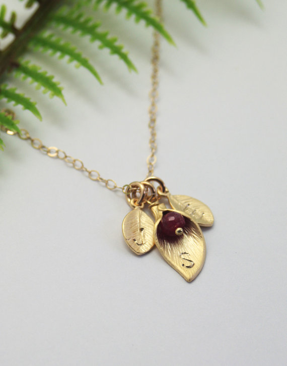 Свадьба - Personalized Jewelry, Gold Calla Lily, Birthstone Necklace, Bridal Jewelry, Mothe rof Bride Groom Gift, Mother Necklace, Wedding