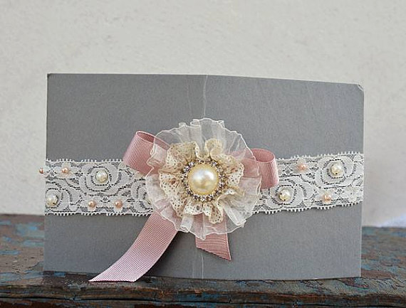 Mariage - Wedding leg garter, Bridal Accessory,Wedding Accessory,Lace Garter set, For Women set, Lace and pearl