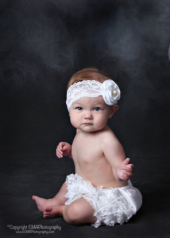 Свадьба - White Christening headband, Newborn Headband, Baptism headband, flower girl, Newborn Photo Prop, Baptism Christening, white hair bow