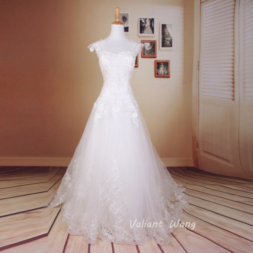 Wedding - Vintage Ivory Lace Sweetheart Wedding Dress Backless Wedding Gown With Train
