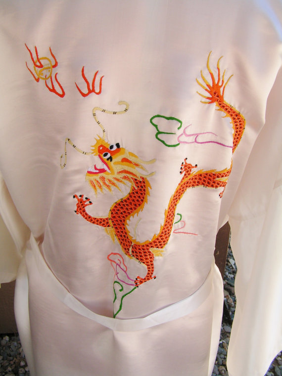 Hochzeit - Vintage Golden Dragon Silk Hand Embroidered Robe in White Silk Kimono Robe Wedding Robe Size XL Honeymoon Robe