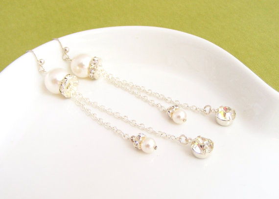 Hochzeit - Pearl and rhinestone wedding earrings, bridal pearl drop earring, pearl bridal earings, Swarovski bridesmaid jewelry, bridesmaid gift