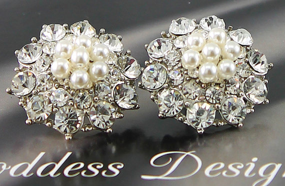 Hochzeit - Bridal Earrings Wedding Earrings Wedding Jewelry Bridal Jewelry Vintage Inspired Earrings Crystal Pearl Post Style Earrings Style-270