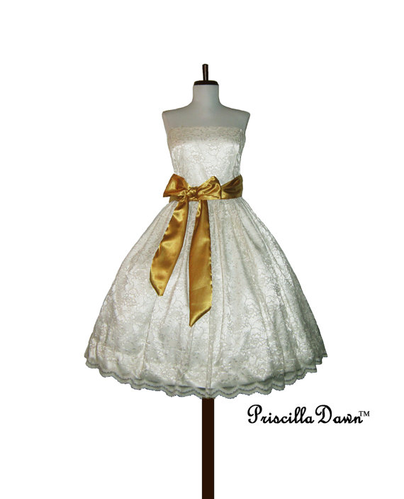 زفاف - SALE Ravishing Lacey Bridal Tea Dress. Custom in YOUR Size with many sash color choices Wedding Gown Lace.