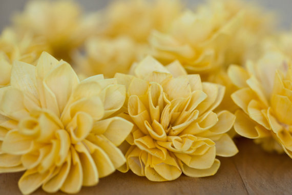 Mariage - 10 4" Sunshine Yellow Wooden Flowers, Wedding Decorations, Wedding Flowers, Rustic Wedding Decor