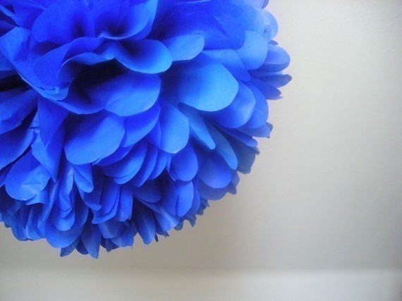 Mariage - COBALT / 1 tissue paper pompom / wedding decorations / diy / tissue paper flowers / aisle marker poms / blue bbq decorations / hanging poms