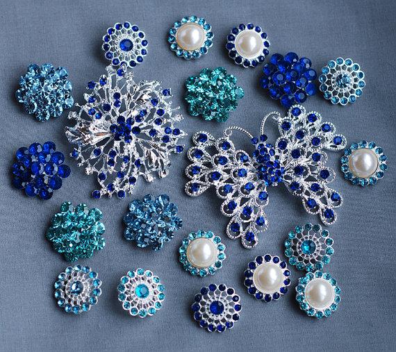 Свадьба - 20 Blue Rhinestone Button Brooch Assorted Pearl Crystal Brooch Bouquet Hair Comb Supply Dark Royal Teal Blue Aqua Blue BT142