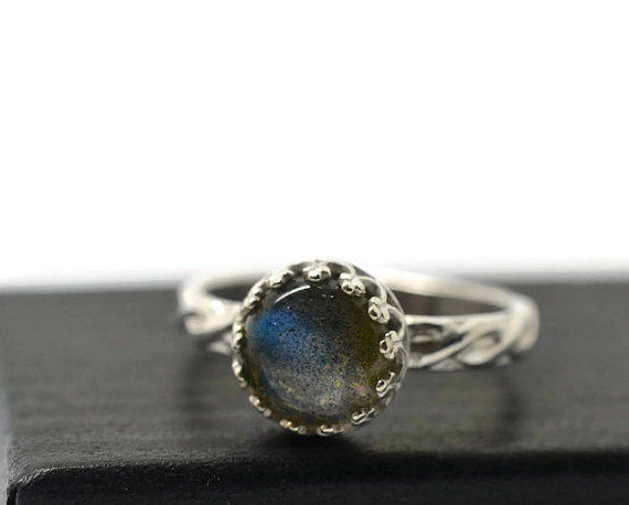 زفاف - 8mm Labradorite Ring, Celtic Engagement Ring, Natural Gemstone Ring, Handforged Sterling Silver Ring