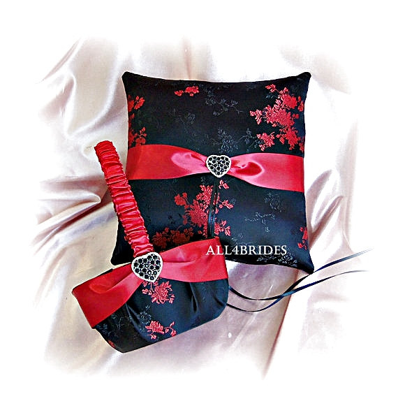 زفاف - Black and red weddings pillow and basket, flower girl basket and ring bearer pillow ceremony accessories