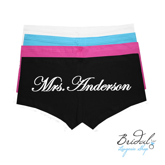 Свадьба - Personalized Mrs. Bridal Underwear, hot short, hipster, boyshort for the honeymoon or bridal shower gift idea