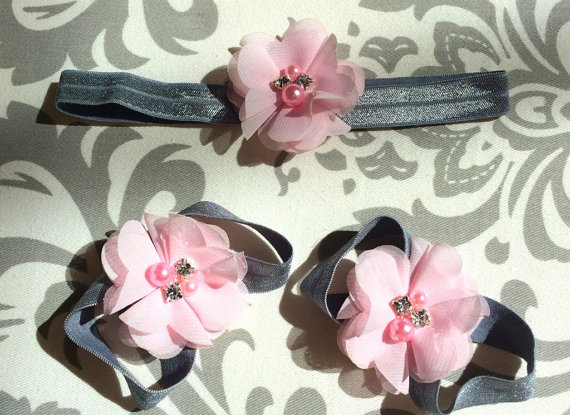 Mariage - Pink Grey Baby Barefoot Sandals,Chic Little Feet,Pink Baby Shoes,Grey Baby Shoes,Pink Grey Sandals,Flower Girl Shoes,Pink Grey Newborn Prop