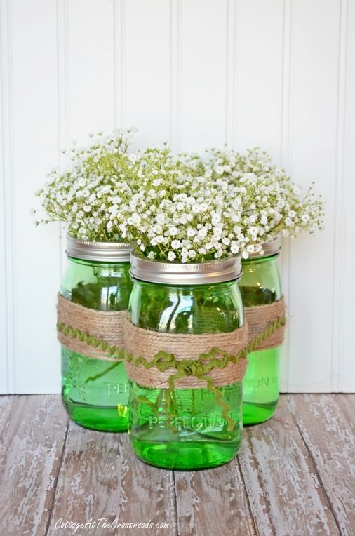Hochzeit - Easy Spring Centerpiece With Green Ball Jars