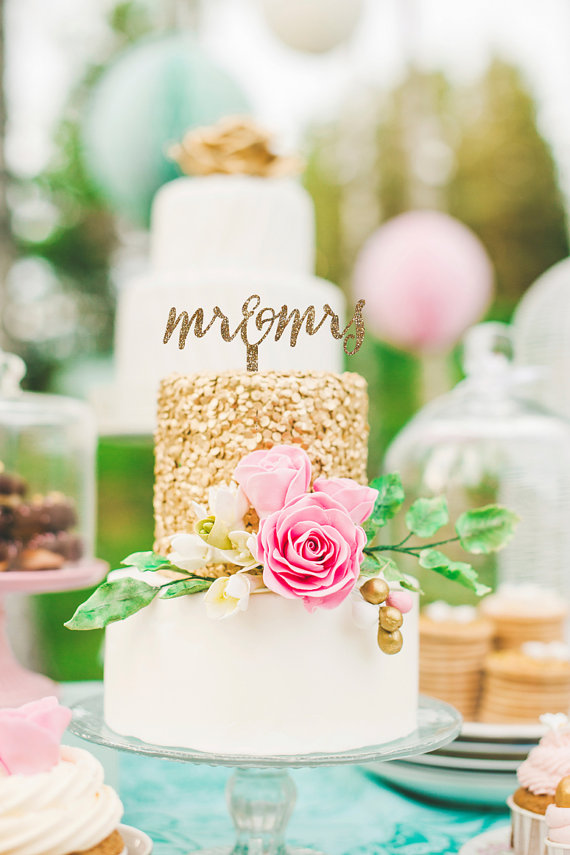 Mariage - Cake Topper Mr & Mrs Wedding Cake Topper in Glitter Calligraphy Style for Wedding or Party, Shower or Event (Item - CTM900)