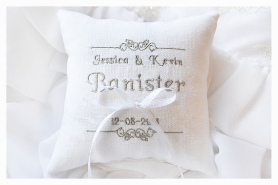 Mariage - Ring bearer pillow , wedding pillow , wedding ring pillow, Personalized Custom embroidered ring bearer pillow (R28)