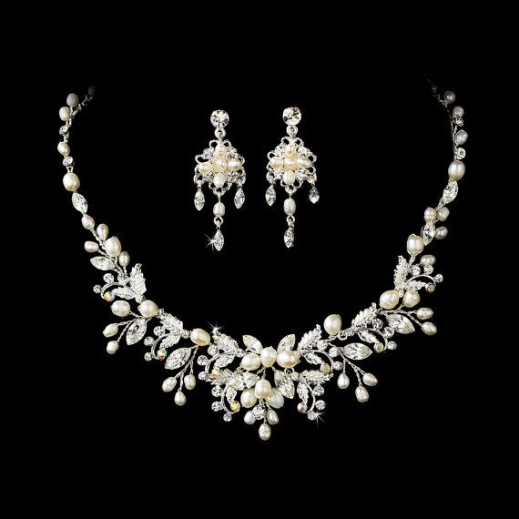 Hochzeit - Bridal Jewelry Set Crystal and Pearl