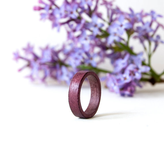 Mariage - Wood Ring, Purple Wood Ring, Wooden Ring, Men Wedding Band, Women Wood Ring, Wood Wedding Jewelry, Natural Jewelry, Purple Ring, Gift