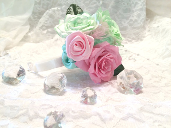 Wedding - Mint green and pink corsages, Mother's Wedding corsage, Prom corsage, Custom colors, Buttonhole flower, Paper flower corsage