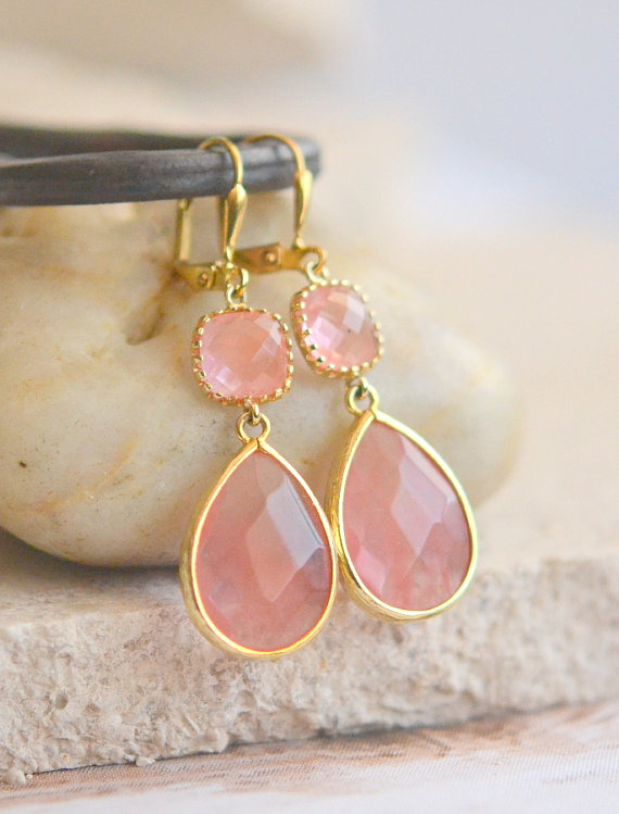 Hochzeit - SALE Grapefruit Pink Bridesmaids Earrings in Gold. Dangle Earrings.  Drop. Gift Jewelry. Wedding Jewelry. Bridal Party Gift.