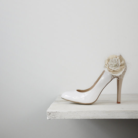 زفاف - Wedding Shoe Clips - cottage chic shoe clips - Handmade to match your wedding theme
