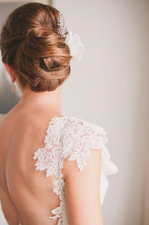 Hochzeit - Alentejo Vineyard Wedding   A One-Shoulder Gown