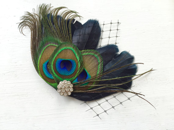 زفاف - MICHELLE Black and Natural Peacock Feather and Black Veil Hair Clip, Feather Fascinator, Bridal Hair Piece